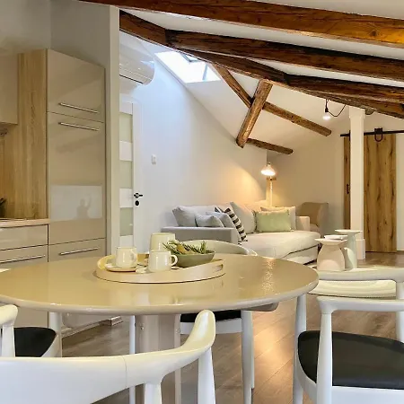 Parentium Loft Center Square Porec