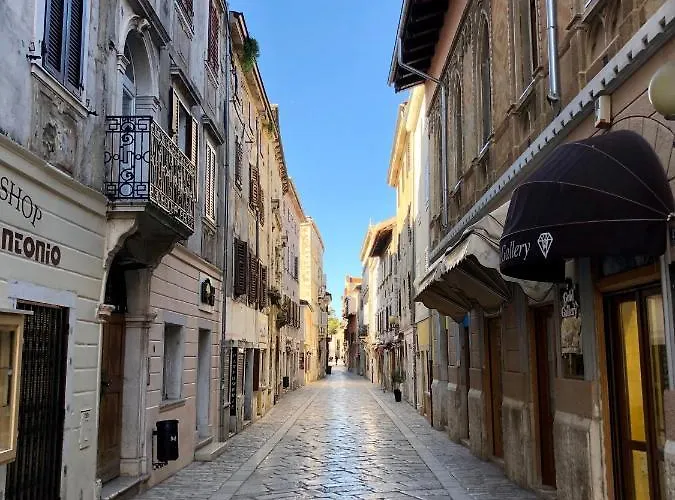 Parentium Loft Center Square Apartman *