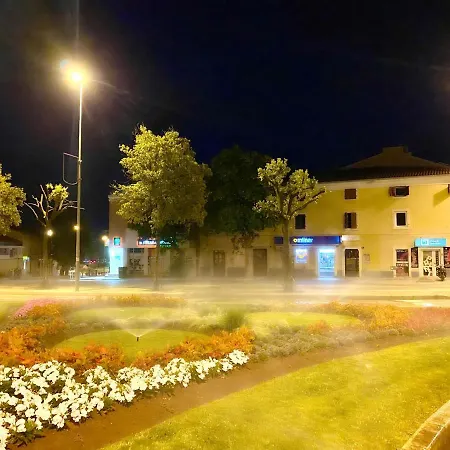 Lägenhet Parentium Loft Center Square